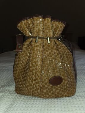 Woven Drawstring Bucket Bag in Tan